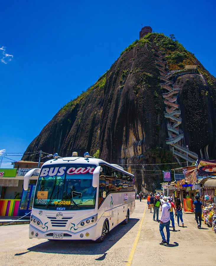 Descubriendo_Guatape_Antioquia_Que_hacer_donde_hospedarse_y_como_llegar_transporte